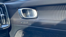 Volvo Xc40 2.0 D4 [190] R DESIGN Pro 5dr AWD Geartronic Diesel Estate